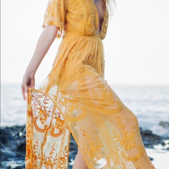 Deep-V Lace Maxi - Picture 3 of 8